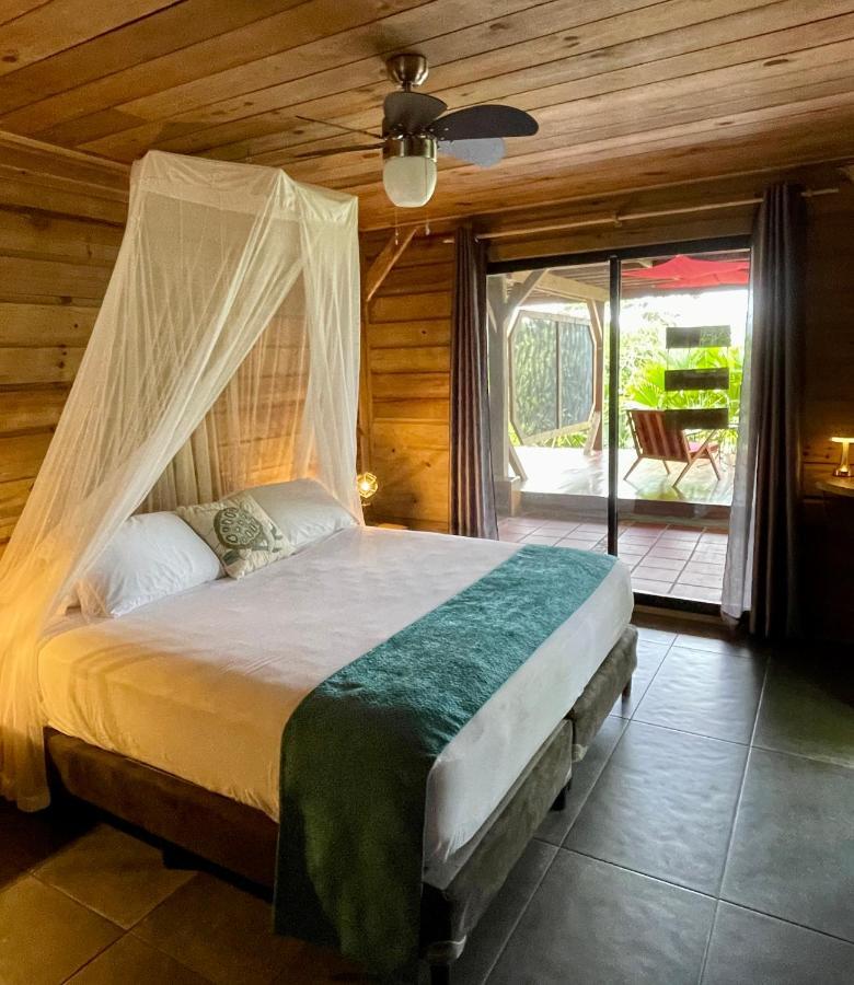 Eden Jungle Lodge Bocas del Toro Exterior photo